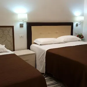 Bed & Breakfast Sol Romae, Rome